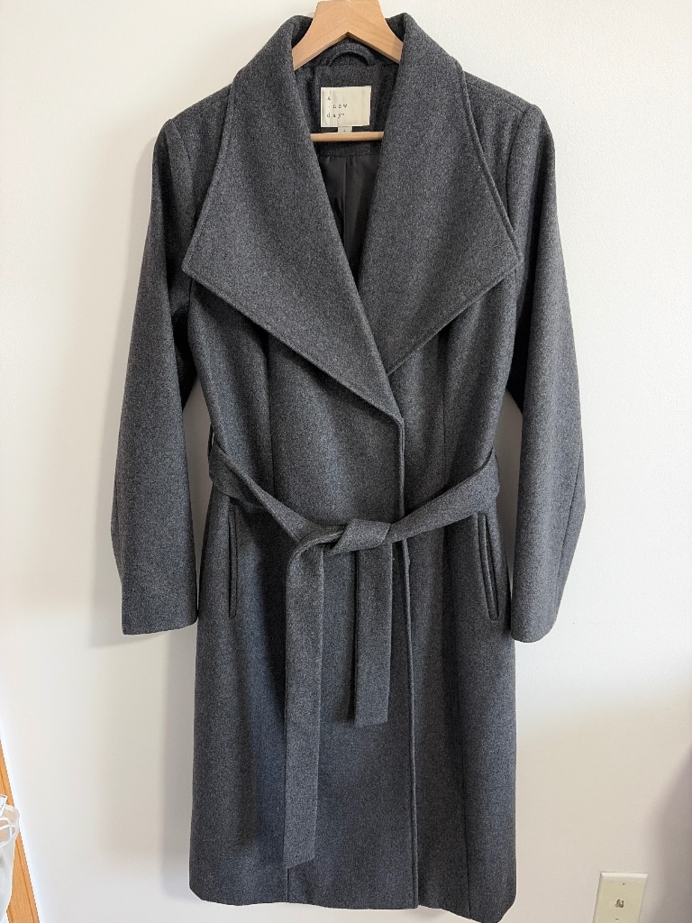 Wool coat - Picture 1 of 5